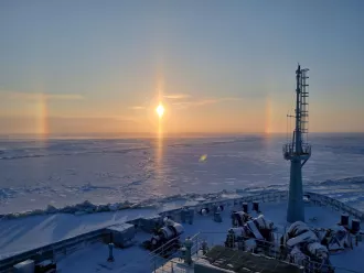 По Северному морскому пути прошел первый транзитный рейс из Китая в Европу