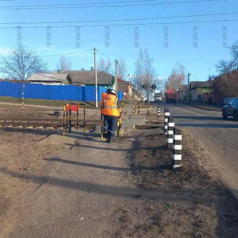 Вот кому от этих оград стало хорошо???