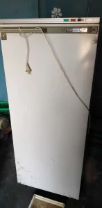 Витрины и шкафы холодильные, все рабочие