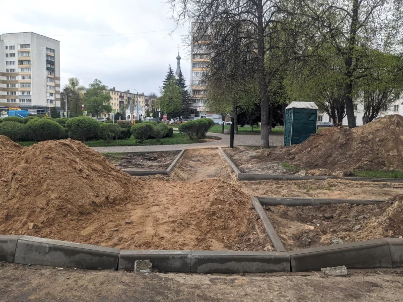 Сквер, где время остановилось. Фотофакт