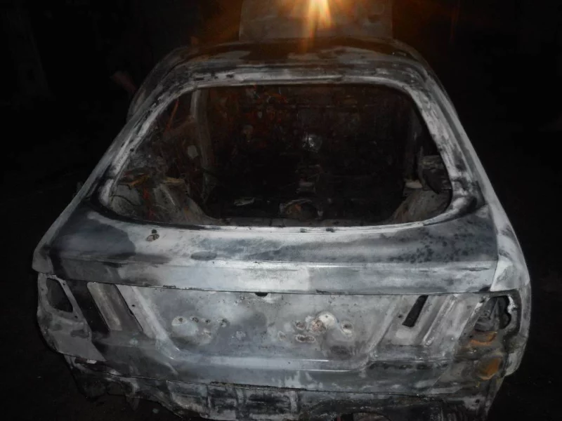 Горел автомобиль в поселке Еловики
