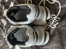 Продам кроссовки adidas
