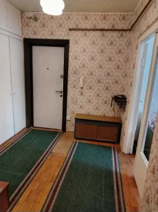 2х комнатную квартиру на длительный срок