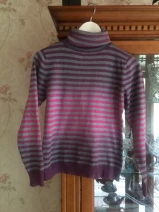 Свитерок - 5 руб