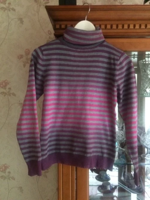 Свитерок - 5 руб