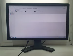 ЖК монитор DELL 22" IPS полосы