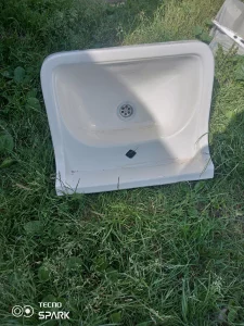 Умывальники, басне для унитаза