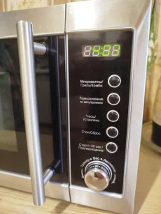 Микроволновку продам