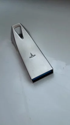 USB flash Tesla 128gb Новая