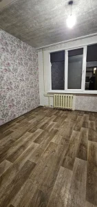 Двухкомнатную квартиру на длительный срок(от года)