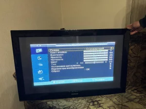 Телевизор.Цена 200 р