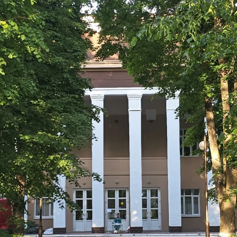 Дом офицеров перекрасили