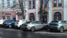 1-й этаж 3-х этажного административно-торгового здания в центре