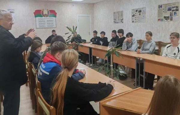 В бобруйском индустриально-строительном колледже прошёл открытый диалог на тему «Беларусь начинается с меня. Суверенитет белорусского государства».