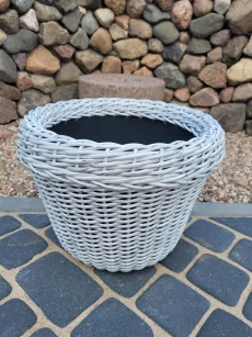 Кашпо из ротанга