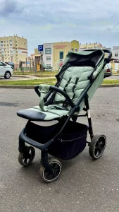 Всесезонная прогулочная коляска
