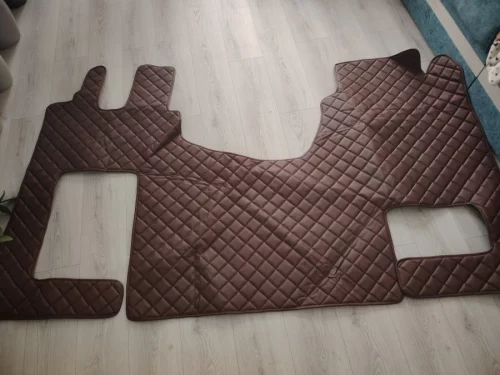 Ковёр на мерседес актрос