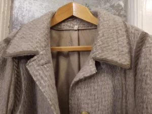 Пальто женское из ламы