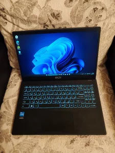 Абсолютно новый ноутбук MSI Modern 15 i3 1215u