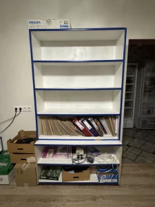 Торговые полки. Цена 80 р