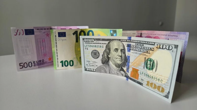 Стало понятно, куда двинется курс доллара в ноябре: прогноз по валютам