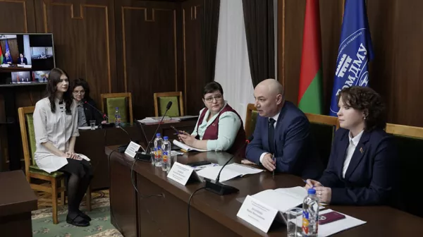 Бобруйчанка Анастасия Хрипунова выбрала Минск: выпускники ГомГМУ получили путевки на рабочие места