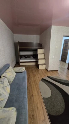 1 комн. квартиру на длительный срок