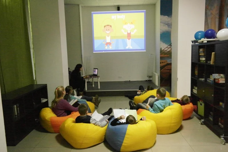 «Play English»: разговорный английский для детей