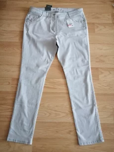 Джинсы новые светлые