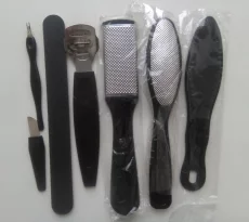 Тёрка Titania( Германия )  и набор ( Китай) для педикюра.