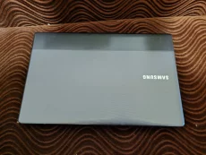Игровой ноутбук Samsung NP300E5A