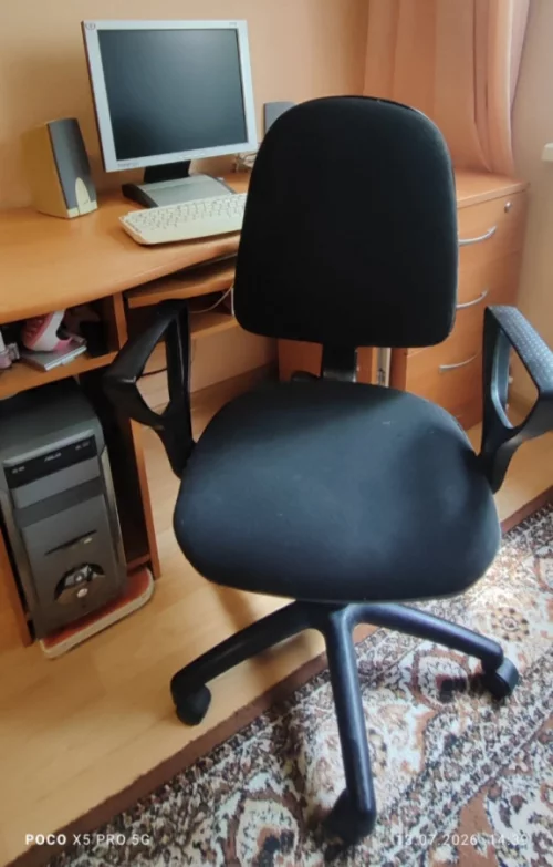 Стол, стул, компьютер