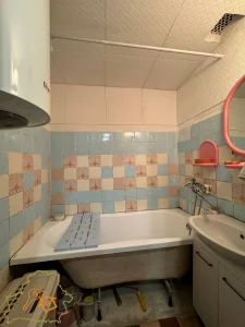 2-х комн. просторная квартира в г. Кировске, по улице Гагарина, д. 15