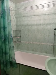 2-х комнатную квартиру 6 микрорайон на длительный срок