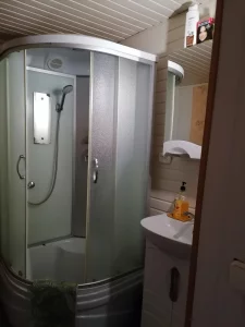 Дом с удобствами и коммуникациями в аг. Телуша