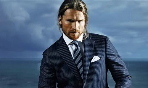 Мужской костюм в полоску – отражение стиля