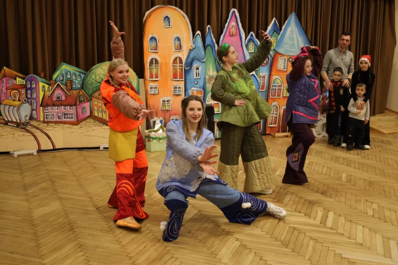  Сладкая традиция «Красного пищевика» - новогодний утренник для детей работников