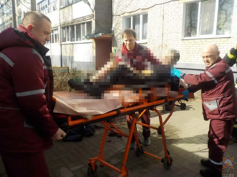 Во дворе многоэтажки в Бобруйске горел мужчина