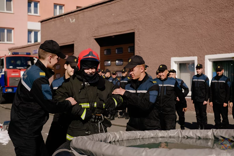 На объектах ОАО «Белшина» состоялись торжественные проводы на пенсию старшего инструктора-спасателя Виталия Мельника