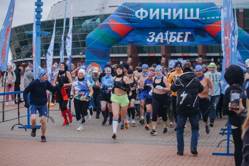 Более 100 человек закалялись на фестивале в Бобруйске