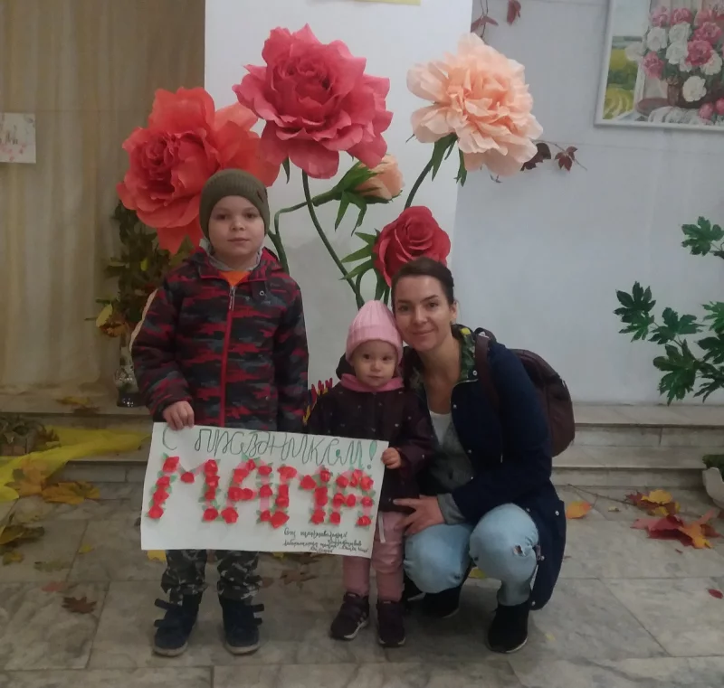 Выставка-поздравление начала работать в бобруйском Центре досуга и творчества