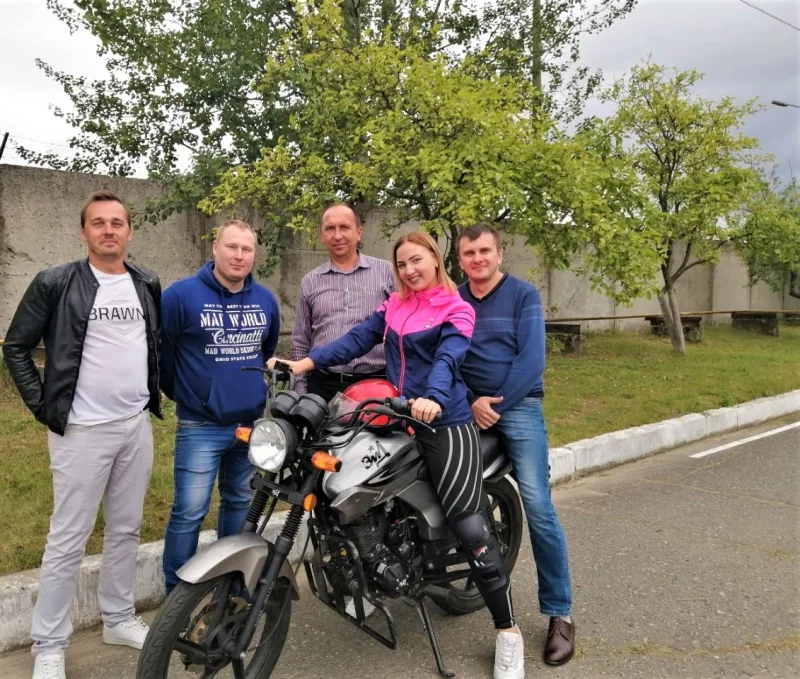 Победный танец ученицы УспехАвто и новые категории