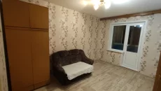 3 квартиру на 6 микрорайоне на длительный срок