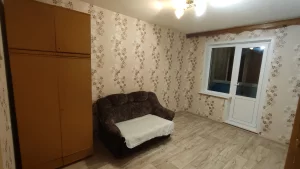 3 квартиру на 6 микрорайоне на длительный срок