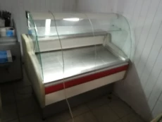 Холодильник витриные лари