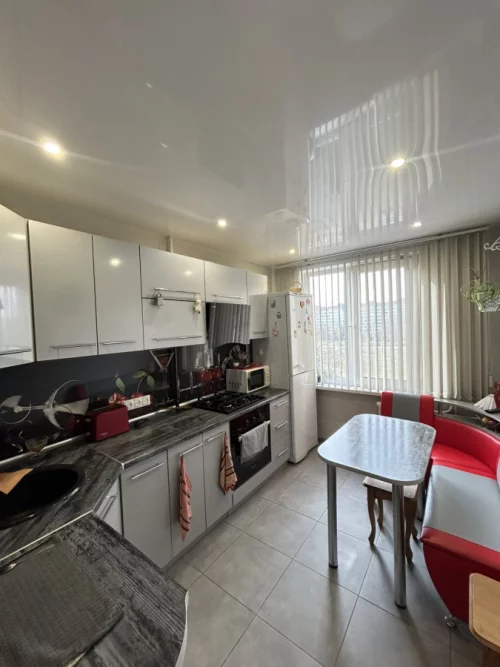 3- комнатная квартира с ремонтом