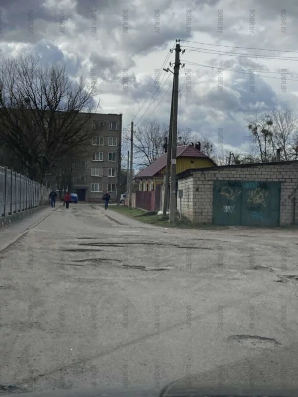 Каждый день,езжу в сад,машина просто может там оставить,колёса или подвеску,не говоря о,том,что и ходить невозможно.Интернациональная 34 б.