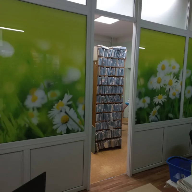 Уже десять лет медицина переходит на электронные карточки..