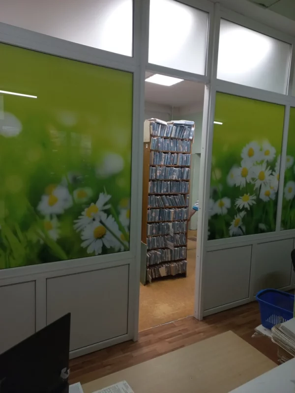 Уже десять лет медицина переходит на электронные карточки..