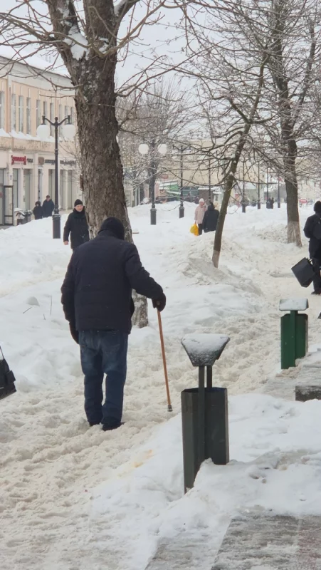 Танку проезд расчищают